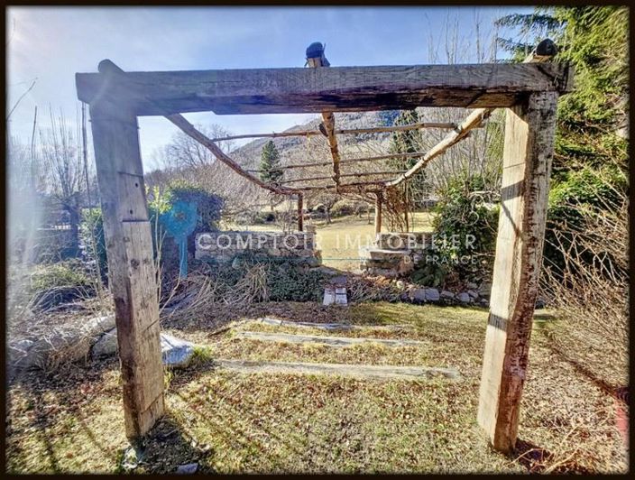 Image No.6-8 Bed House for sale