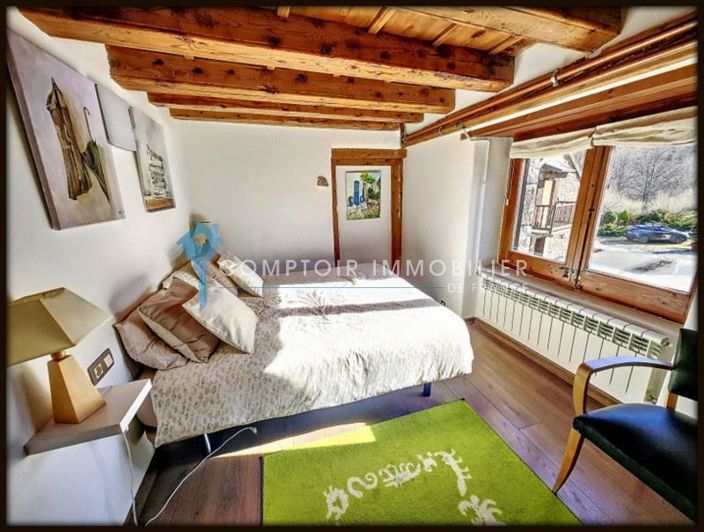 Image No.7-8 Bed House for sale