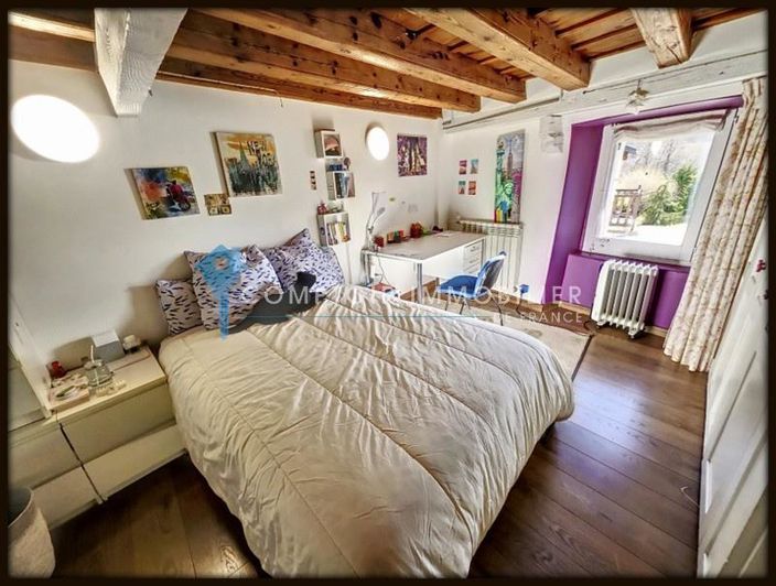 Image No.9-8 Bed House for sale