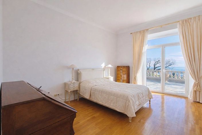 Image No.12-6 Bed House for sale