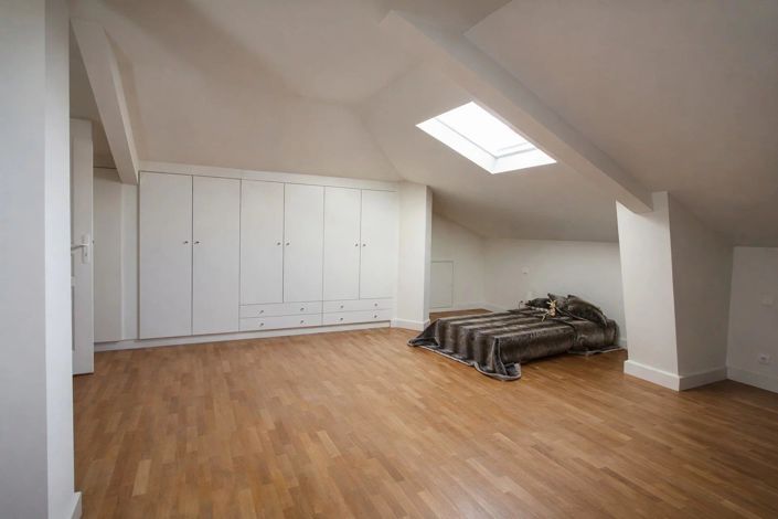 Image No.15-6 Bed House for sale