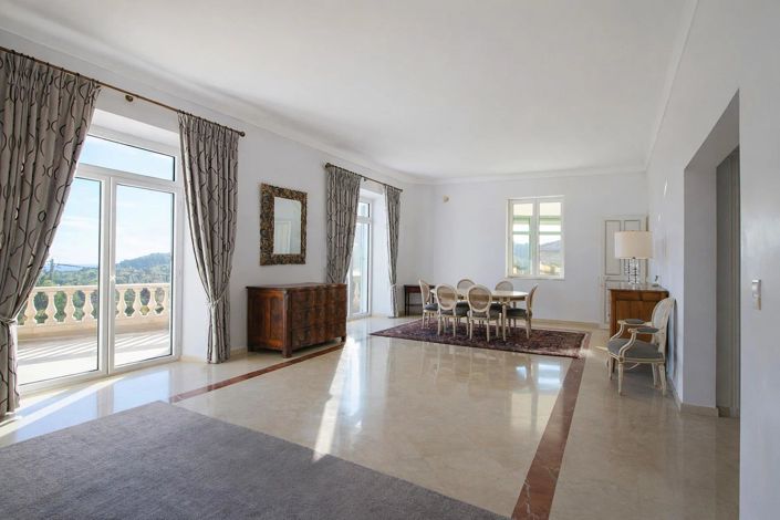 Image No.9-6 Bed House for sale