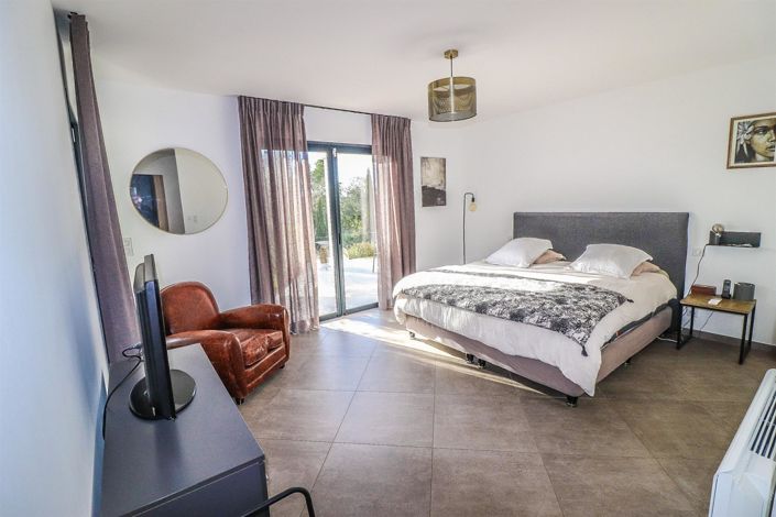 Image No.12-3 Bed House for sale