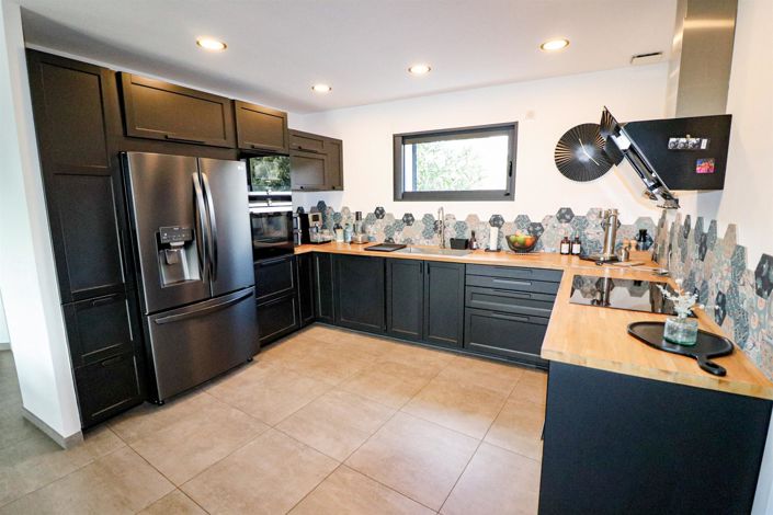 Image No.22-3 Bed House for sale