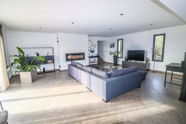 Image No.24-3 Bed House for sale