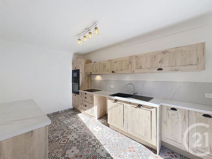 Image No.4-2 Bed House for sale