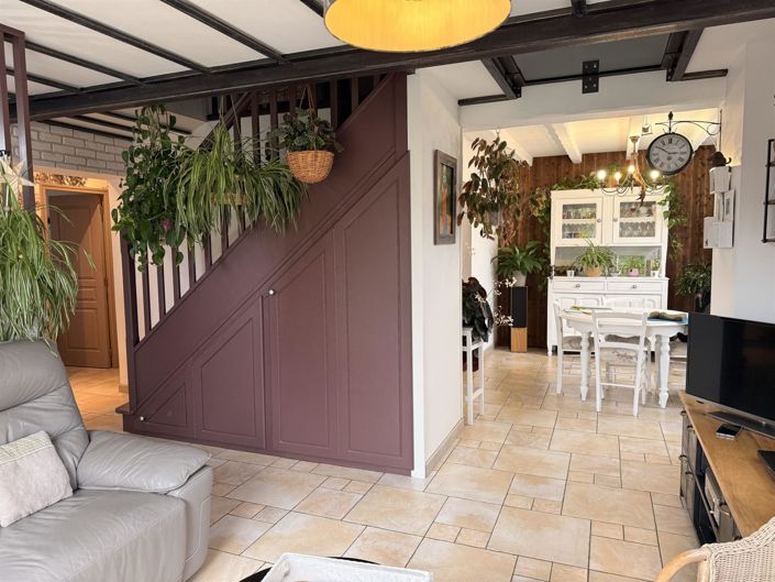 Image No.5-2 Bed House for sale