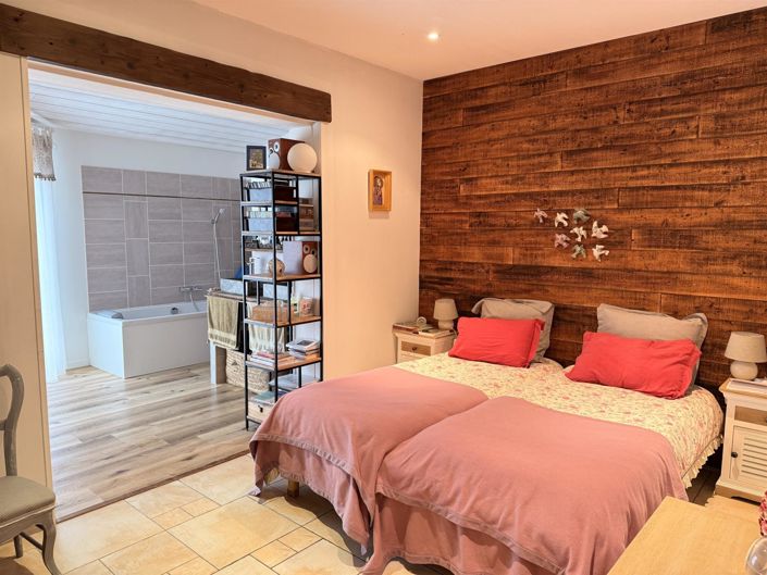 Image No.8-2 Bed House for sale