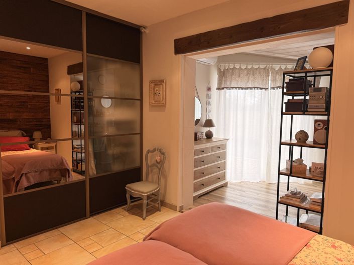 Image No.9-2 Bed House for sale