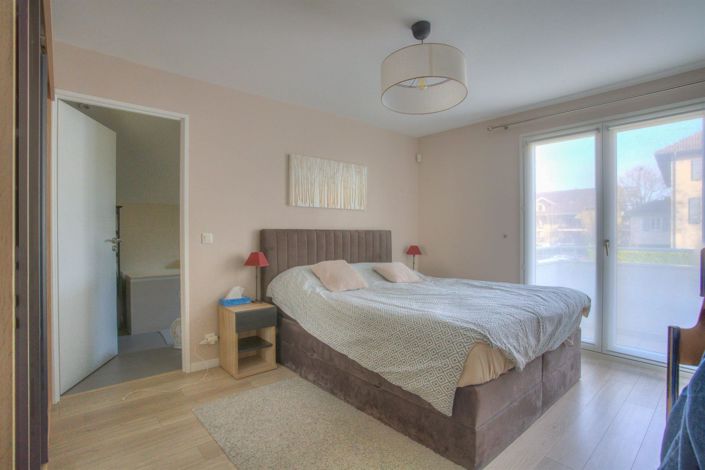 Image No.8-3 Bed Apartment for sale