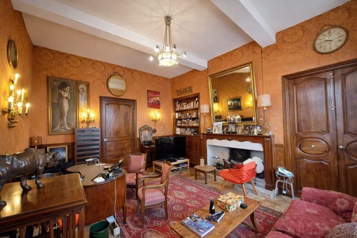 Image No.12-10 Bed Property for sale