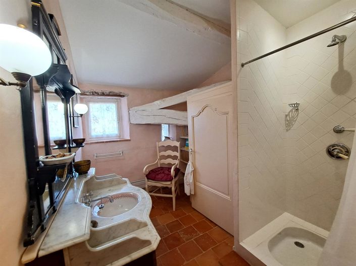 Image No.26-10 Bed Property for sale