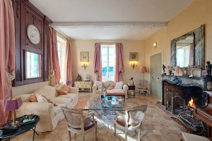 Image No.8-10 Bed Property for sale