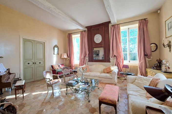 Image No.9-10 Bed Property for sale