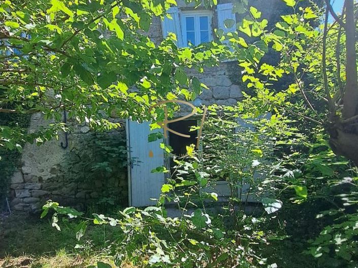 Image No.10-4 Bed House for sale