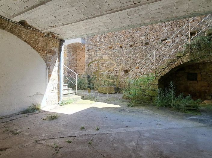 Image No.6-4 Bed House for sale