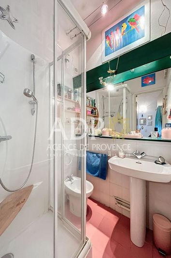 Image No.8-2 Bed House for sale