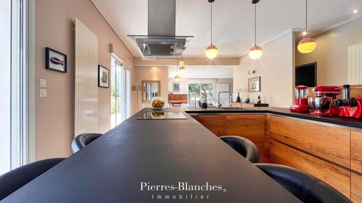 Image No.5-Maison de 4 chambres à vendre à Nîmes