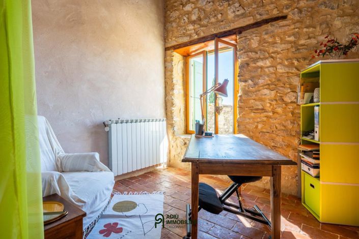 Image No.10-2 Bed House for sale