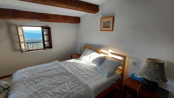 Image No.9-5 Bed House for sale