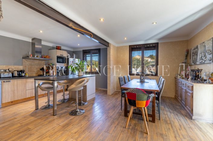 Image No.12-2 Bed House for sale