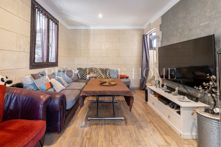 Image No.9-2 Bed House for sale