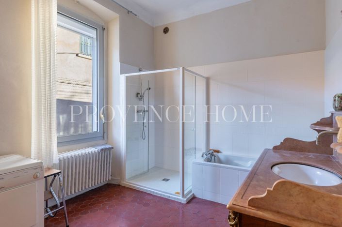 Image No.18-9 Bed House for sale