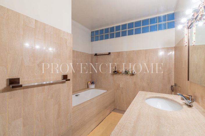 Image No.19-9 Bed House for sale