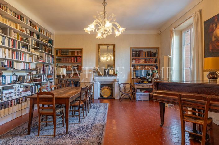 Image No.4-9 Bed House for sale