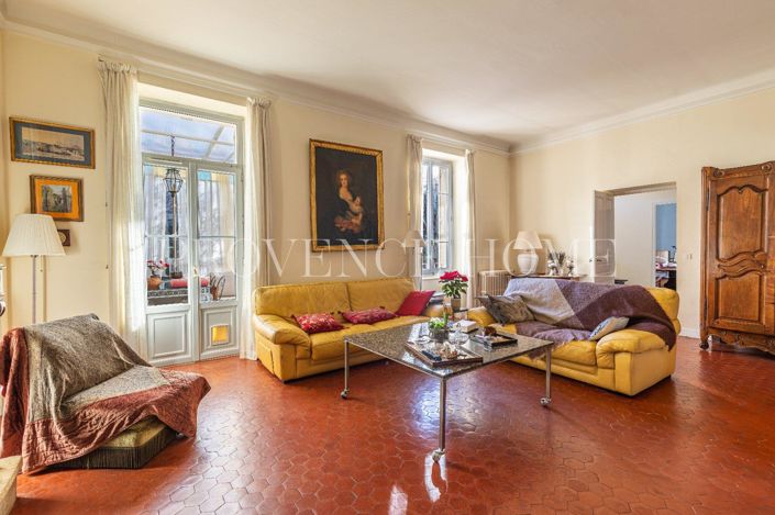 Image No.5-9 Bed House for sale