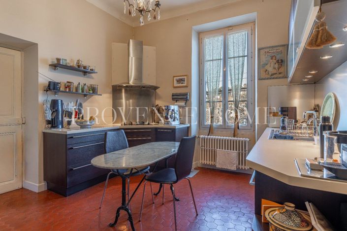 Image No.6-9 Bed House for sale