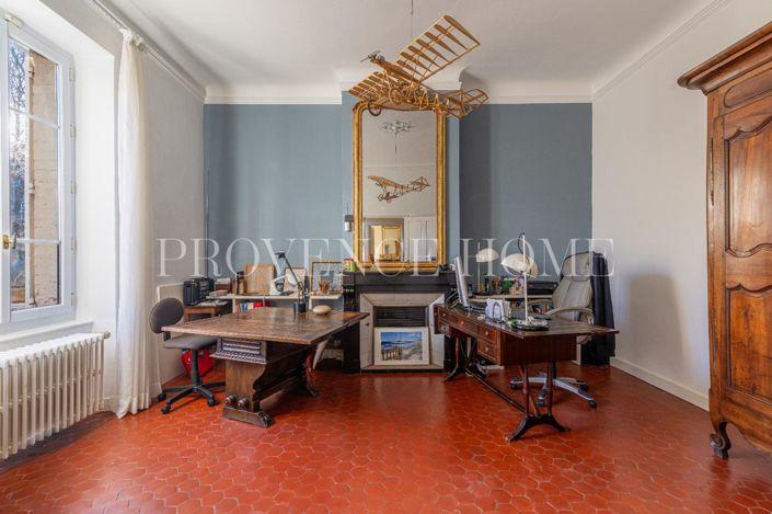 Image No.7-9 Bed House for sale