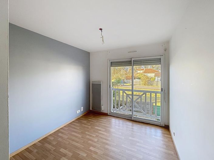 Image No.11-3 Bed House for sale