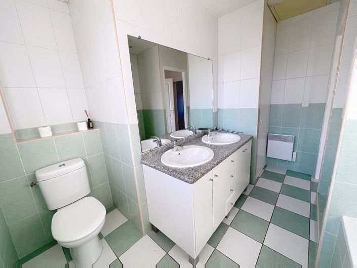 Image No.16-3 Bed House for sale