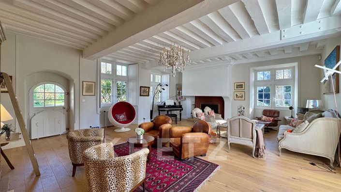 Image No.8-20 Bed Property for sale