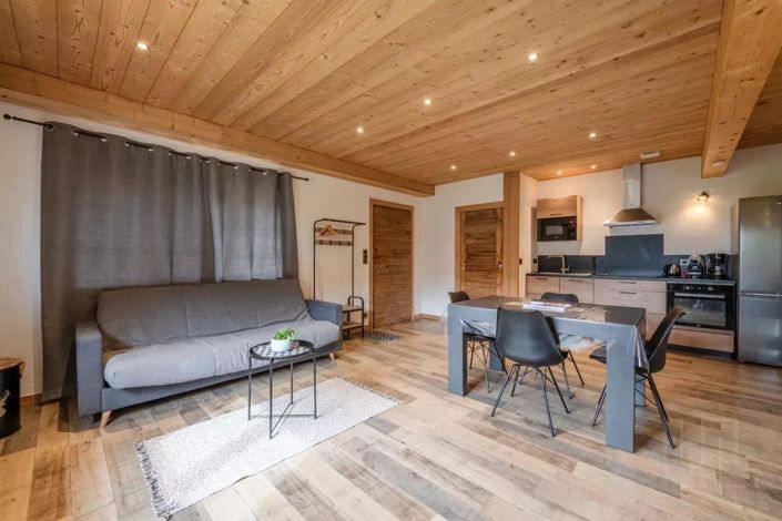 Image No.13-10 Bed House for sale