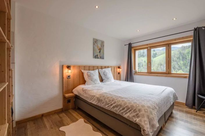 Image No.17-10 Bed House for sale