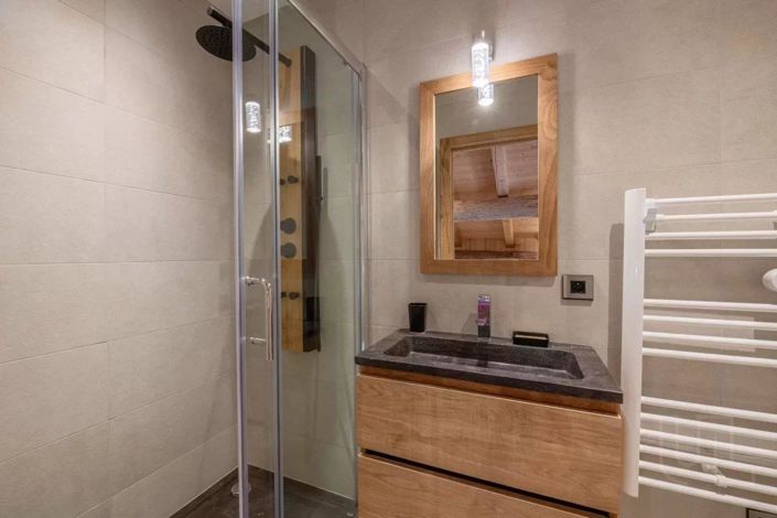 Image No.8-10 Bed House for sale