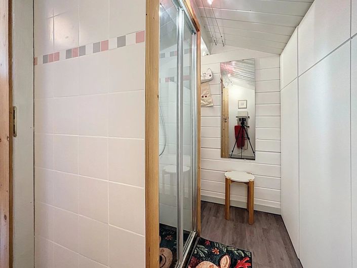 Image No.19-6 Bed House for sale