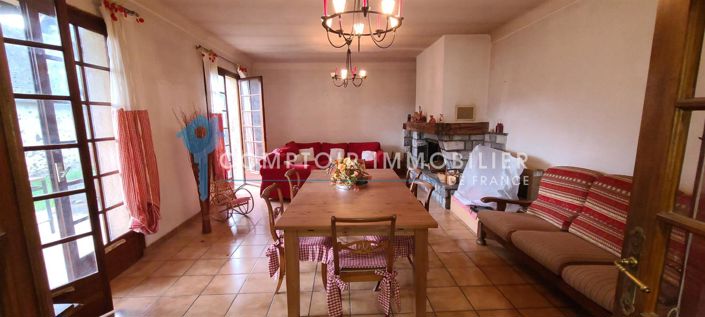 Image No.4-5 Bed House for sale