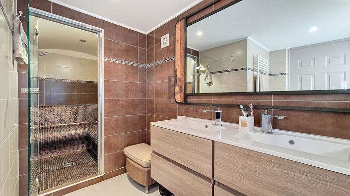 Image No.15-5 Bed House for sale