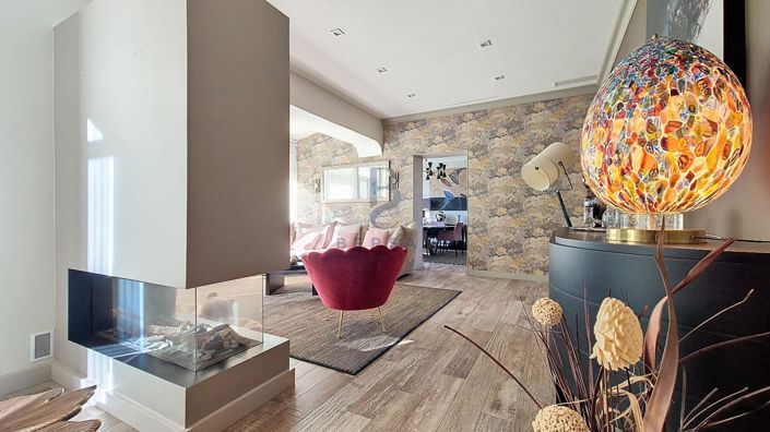 Image No.6-5 Bed House for sale