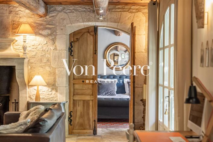 Image No.8-6 Bed House for sale