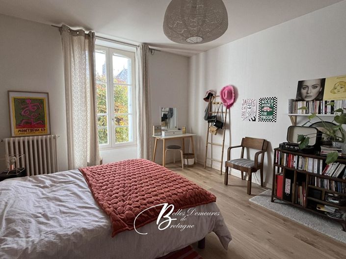 Image No.13-8 Bed House for sale