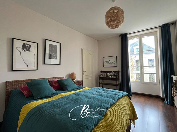 Image No.9-8 Bed House for sale