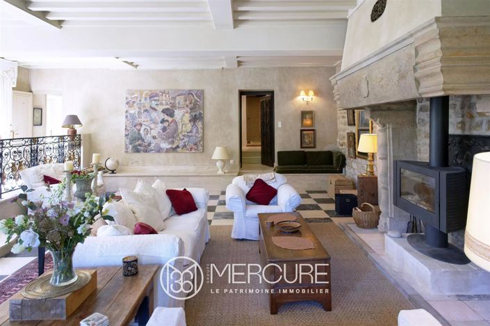 Image No.8-6 Bed House for sale