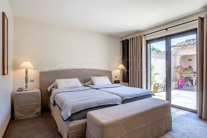 Image No.12-4 Bed House for sale