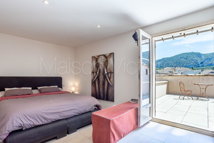 Image No.16-4 Bed House for sale