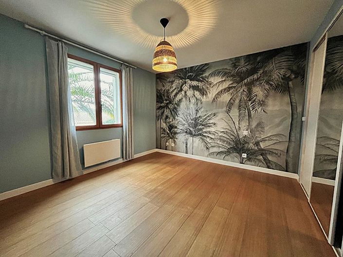 Image No.8-3 Bed House for sale