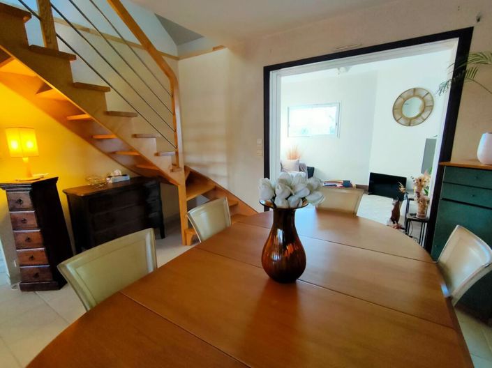 Image No.6-6 Bed House for sale